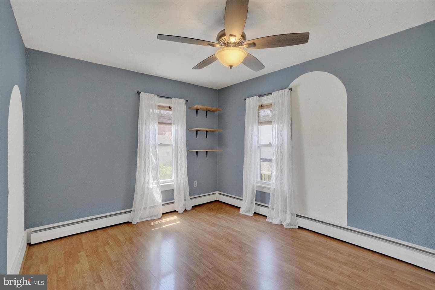 542 W Broadway photo 15