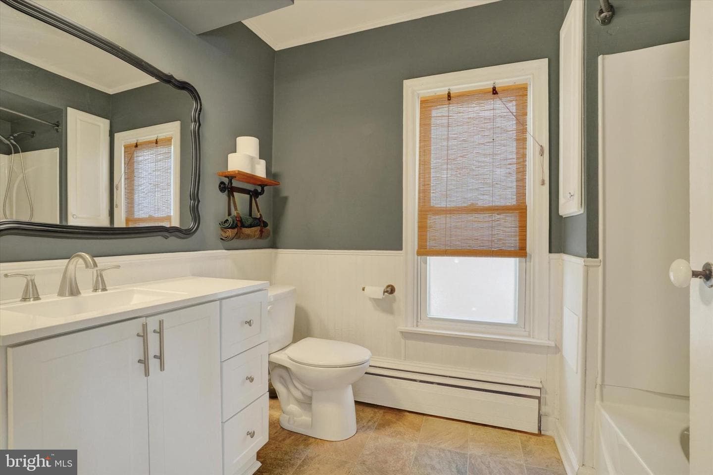 542 W Broadway photo 17