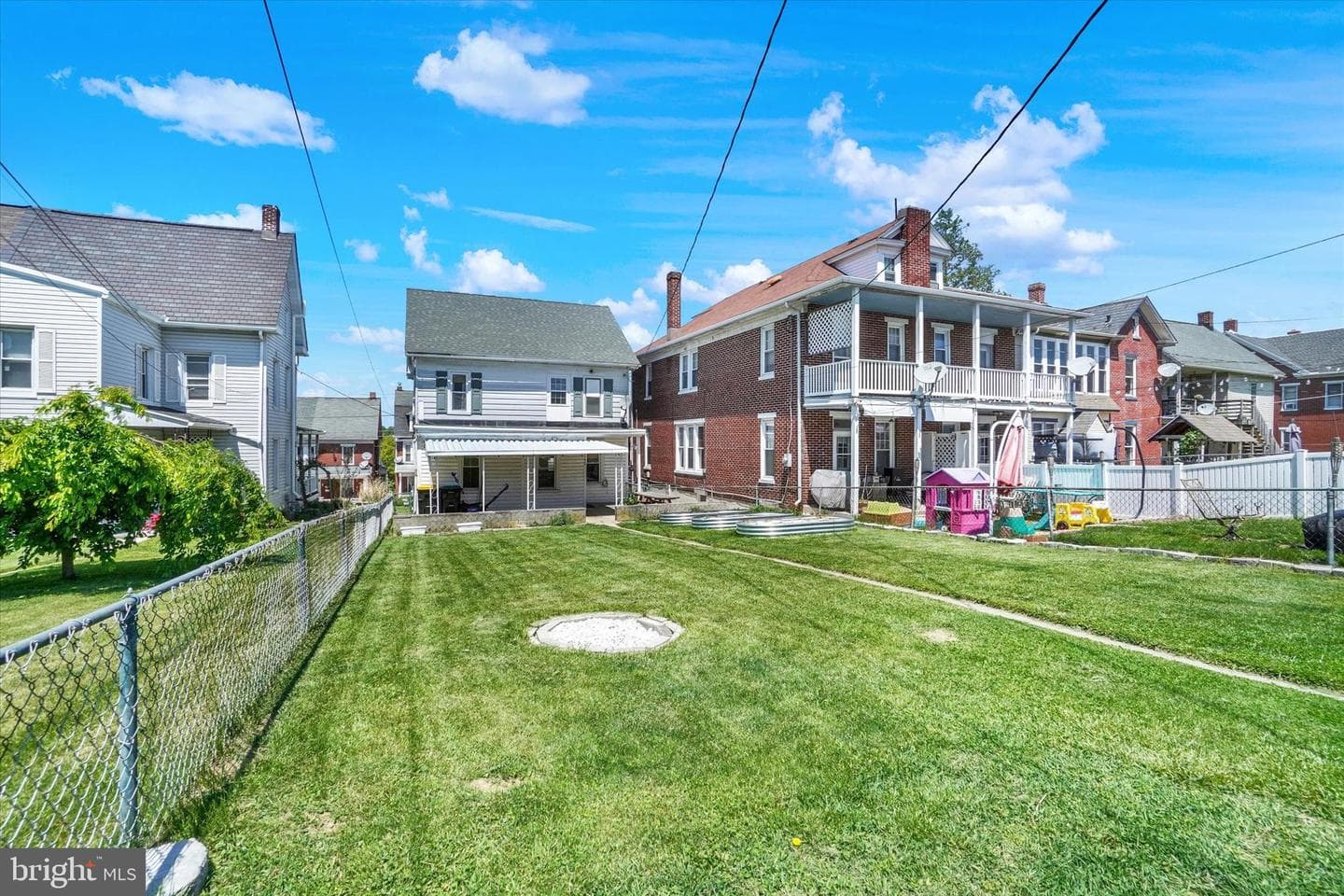 542 W Broadway photo 25