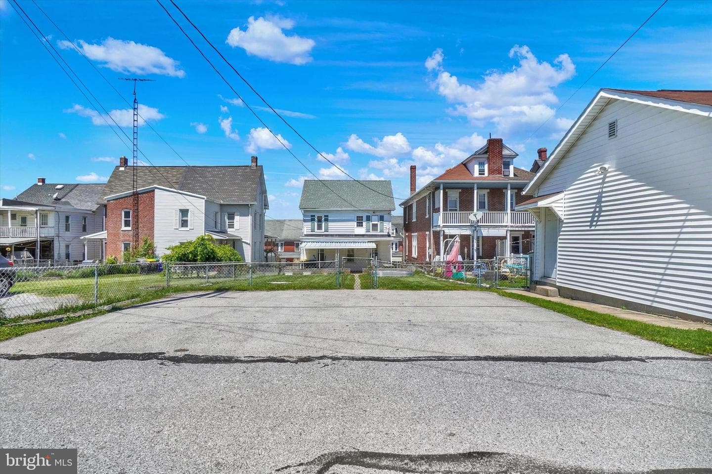 542 W Broadway photo 27