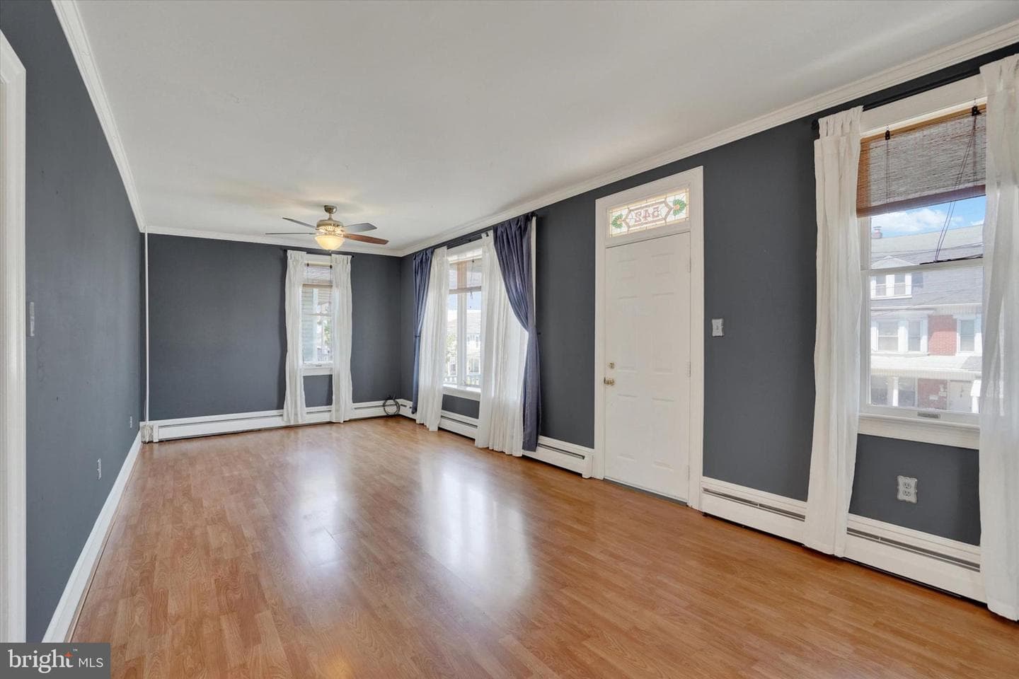 542 W Broadway photo 4