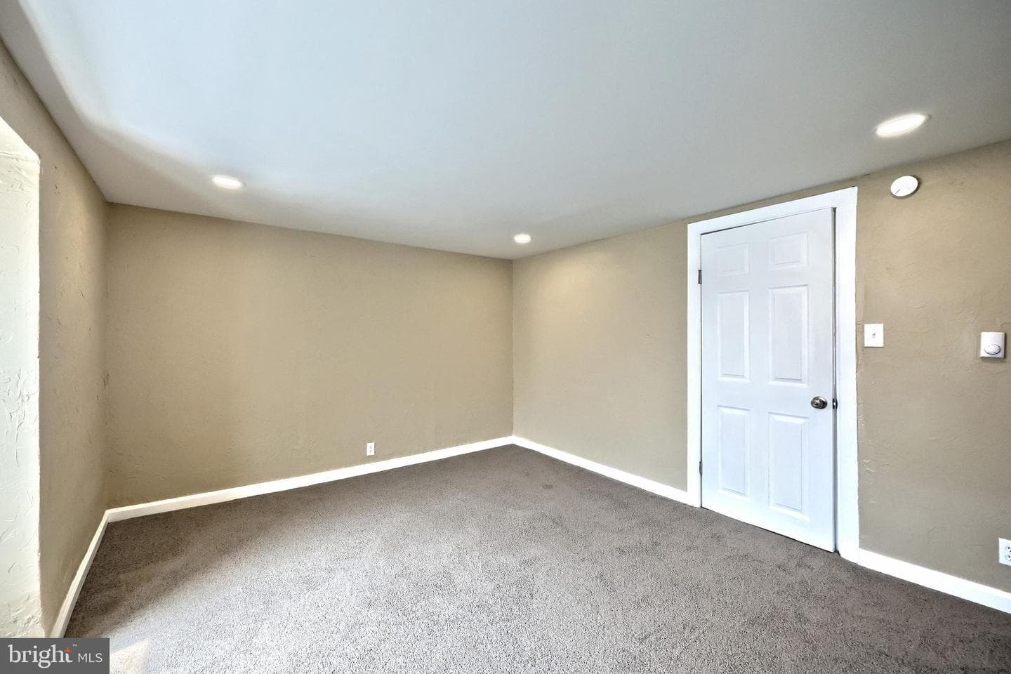 1415 W King Street photo 22