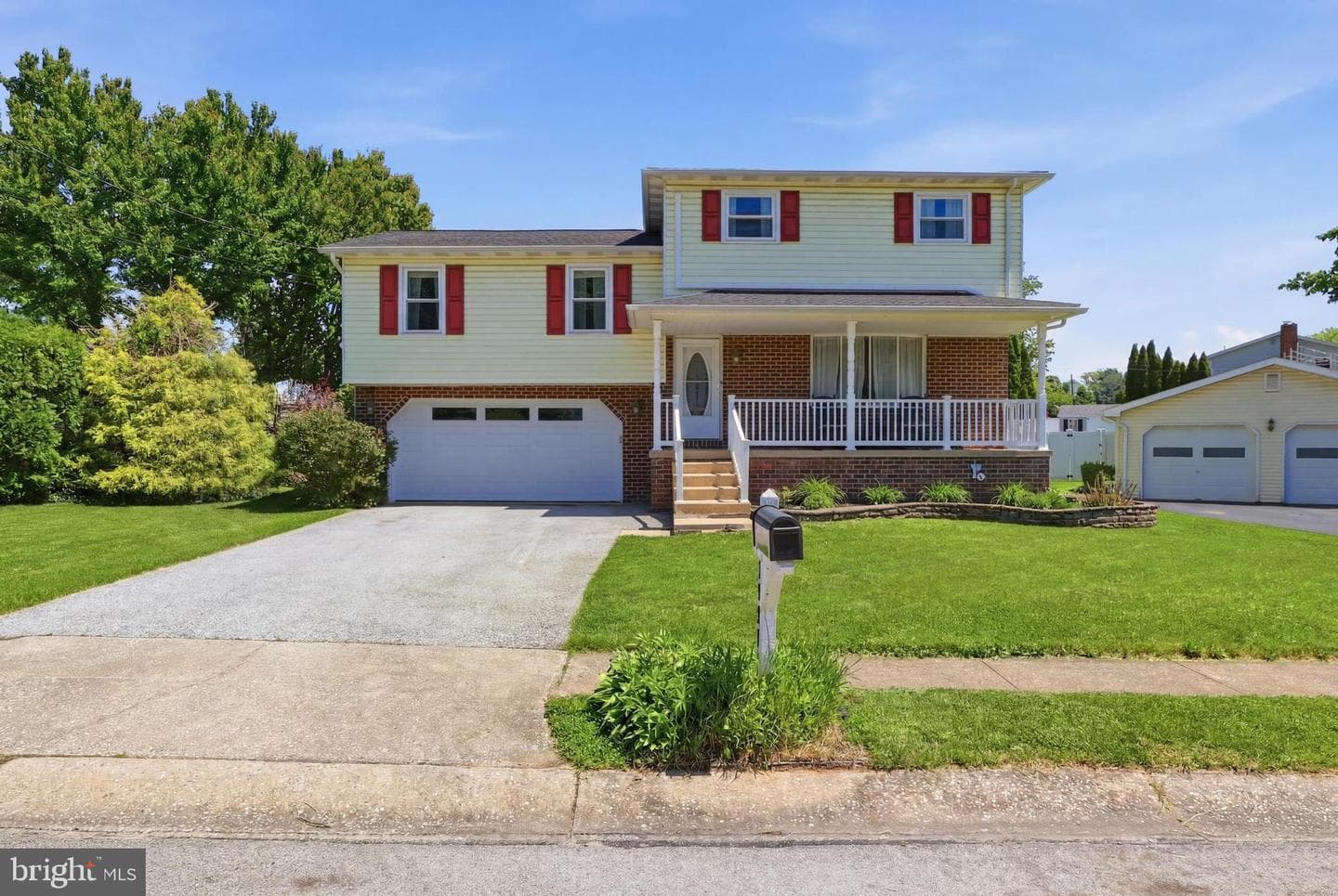 1921 South Drive