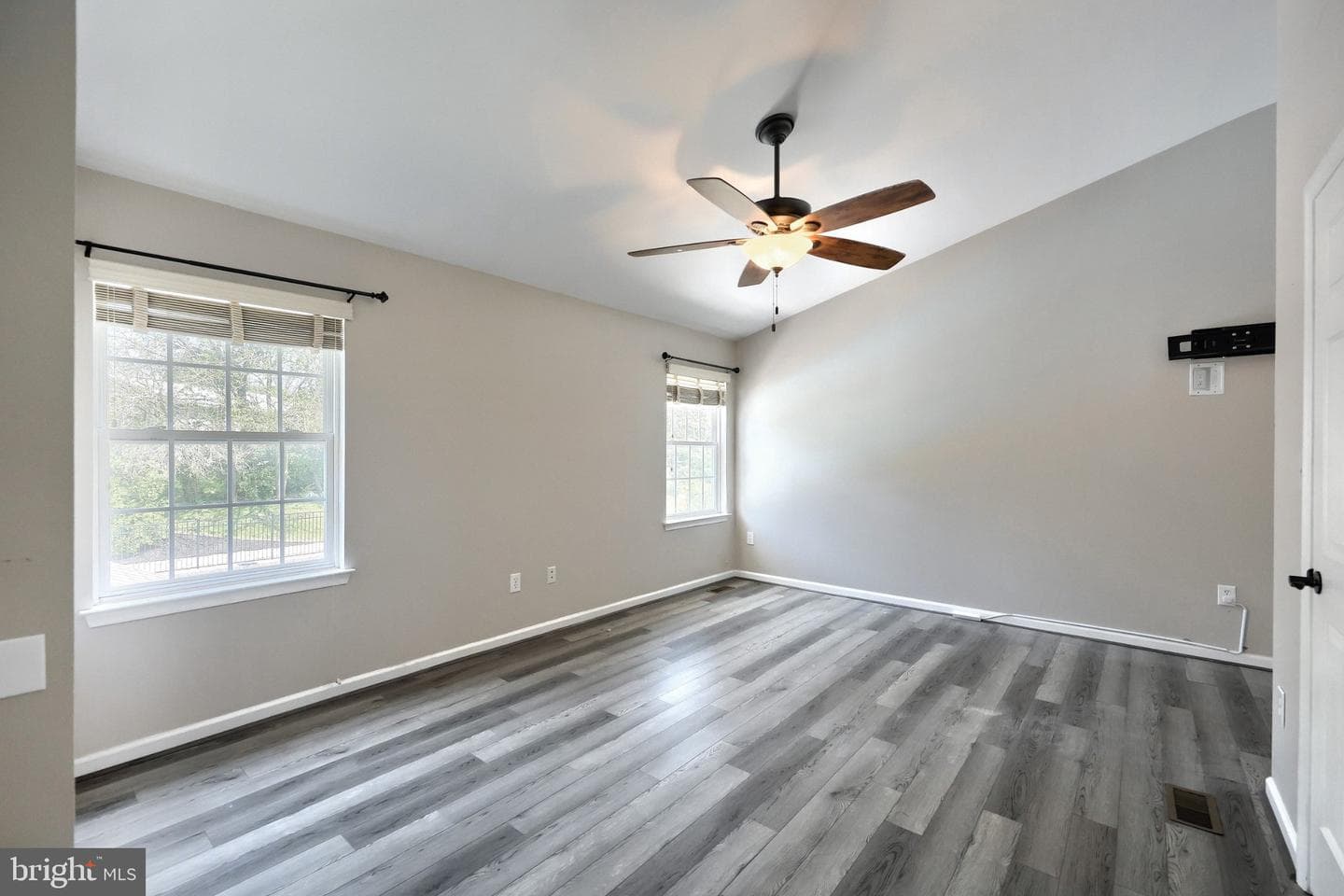 448 El Vista Drive photo 38