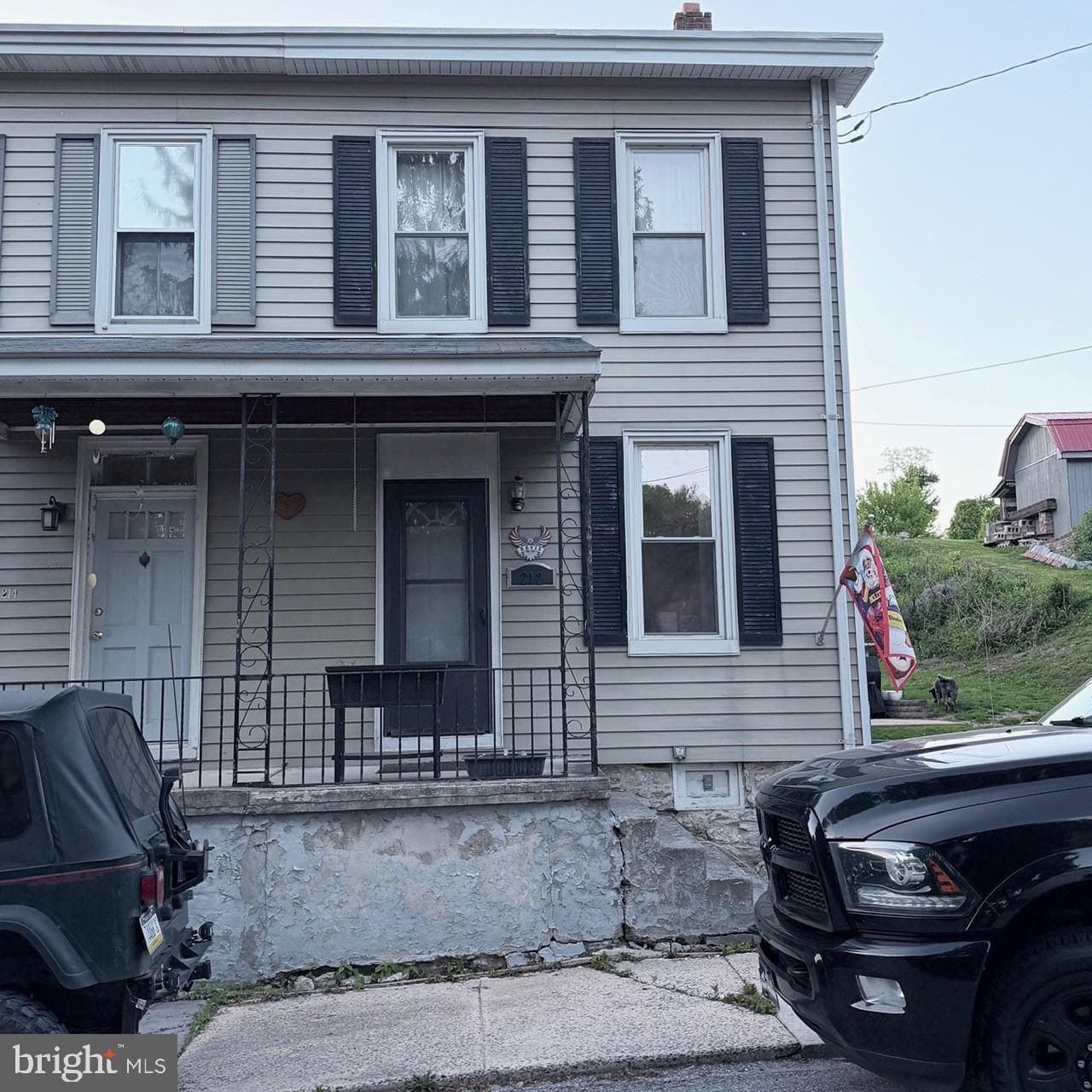 212 Willow Street photo 2