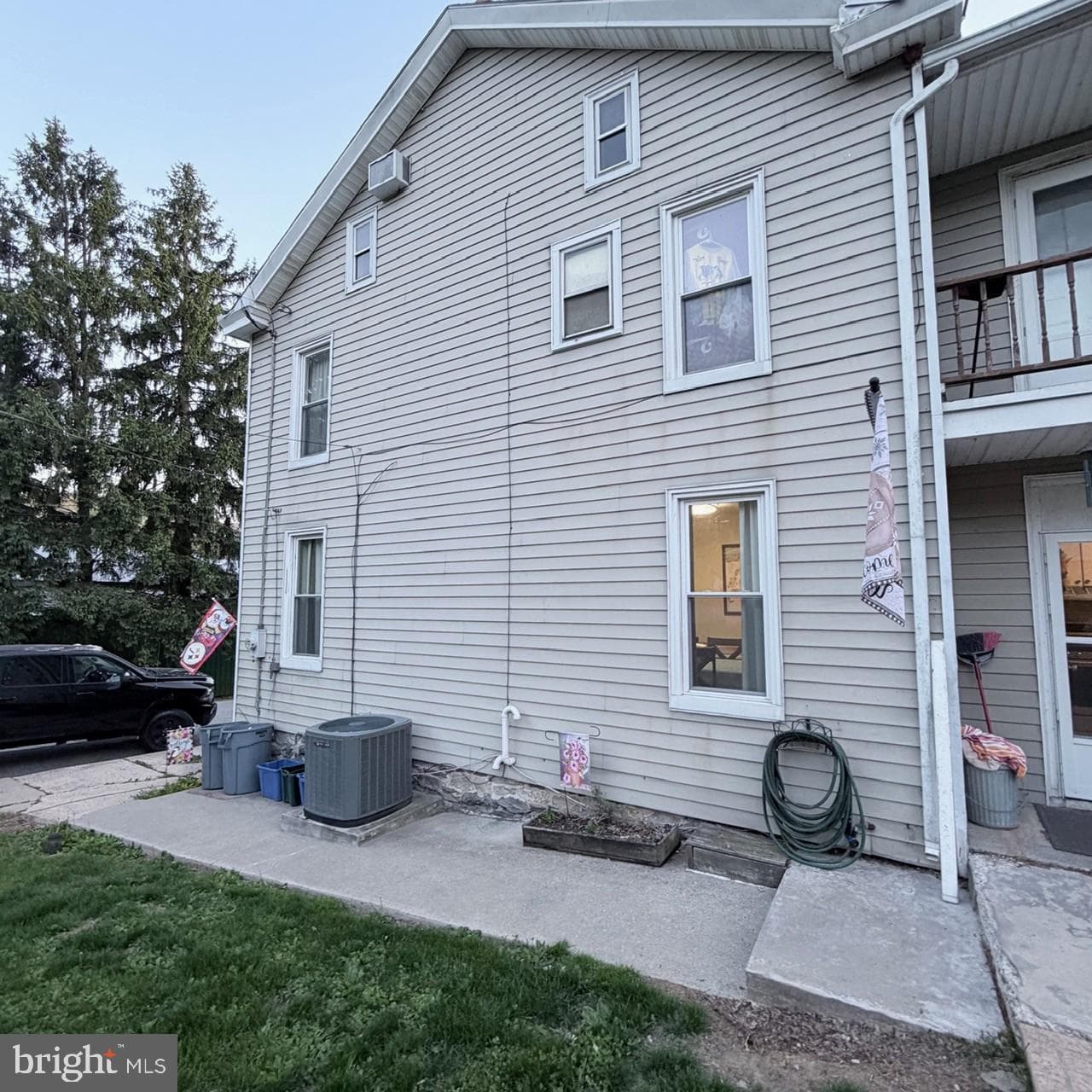 212 Willow Street photo 4