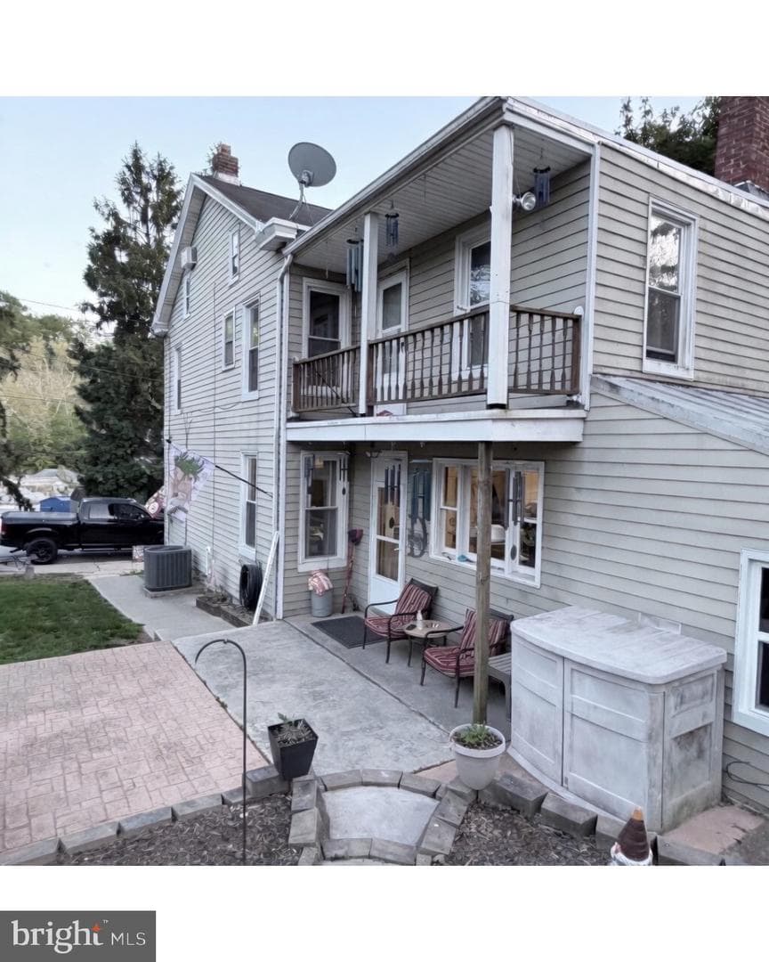 212 Willow Street photo 5
