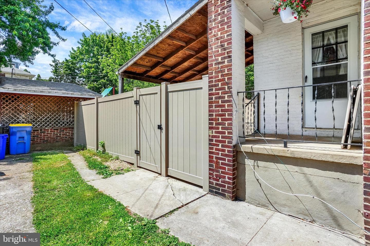 104 N Seward Street photo 24