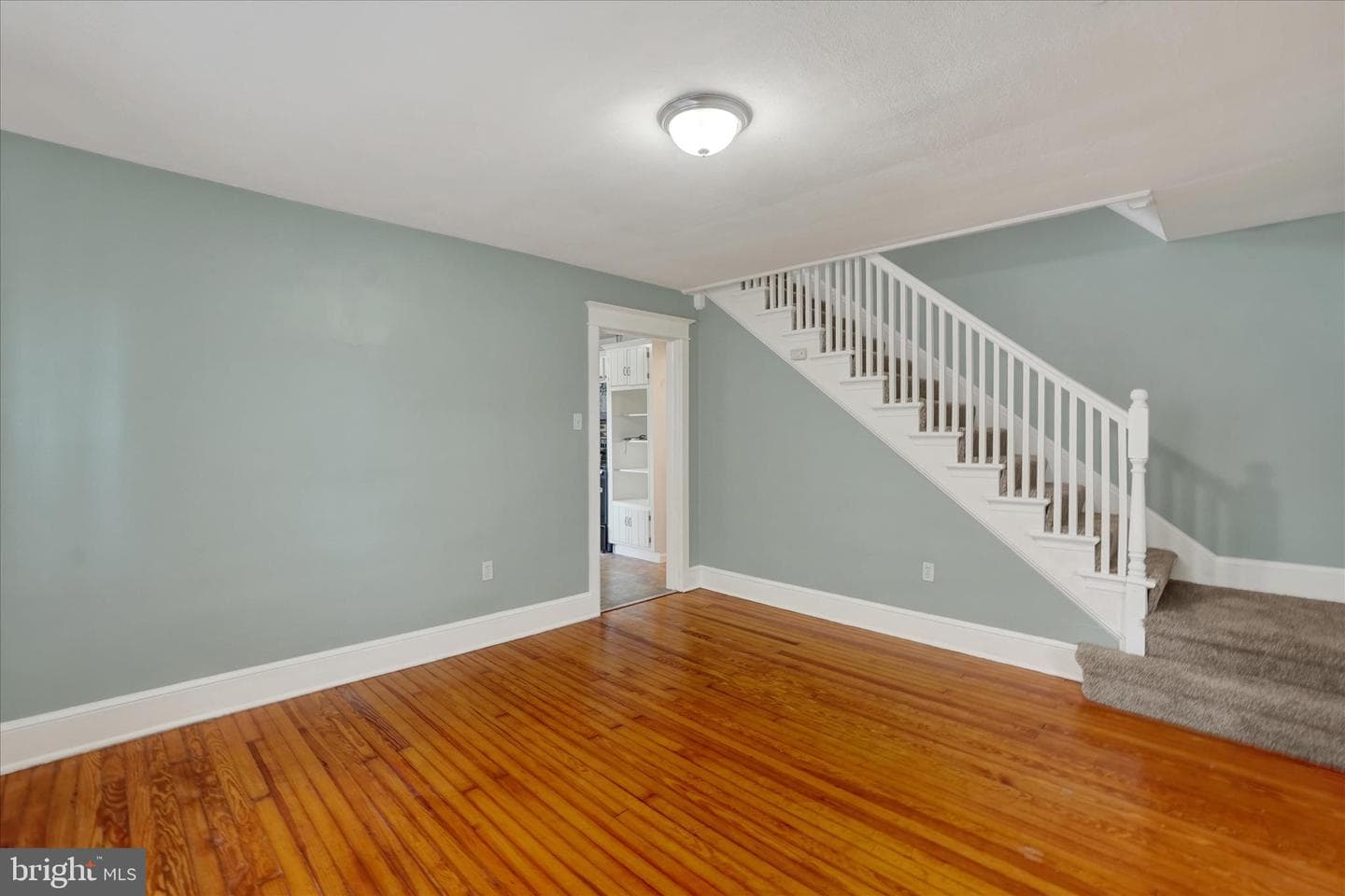 104 N Seward Street photo 7