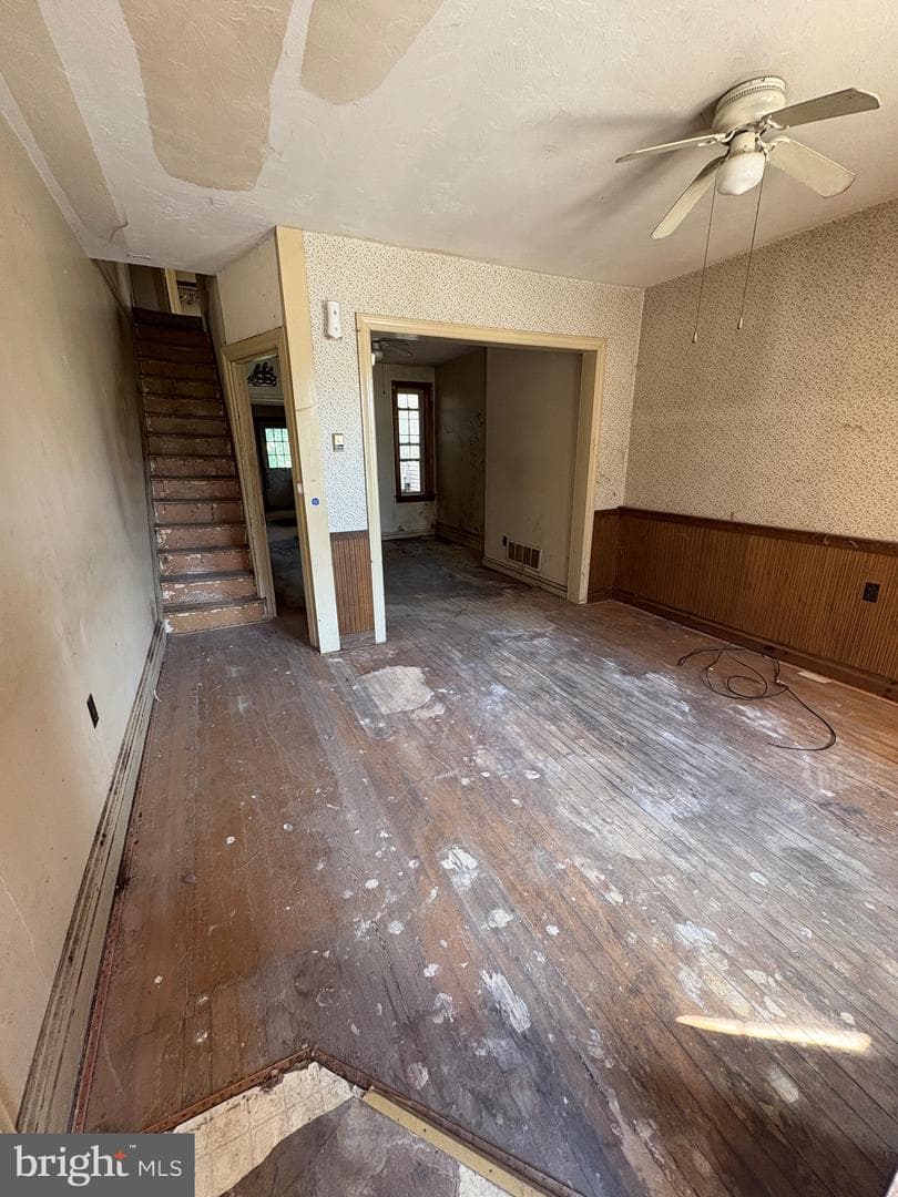 633 York Street photo 3