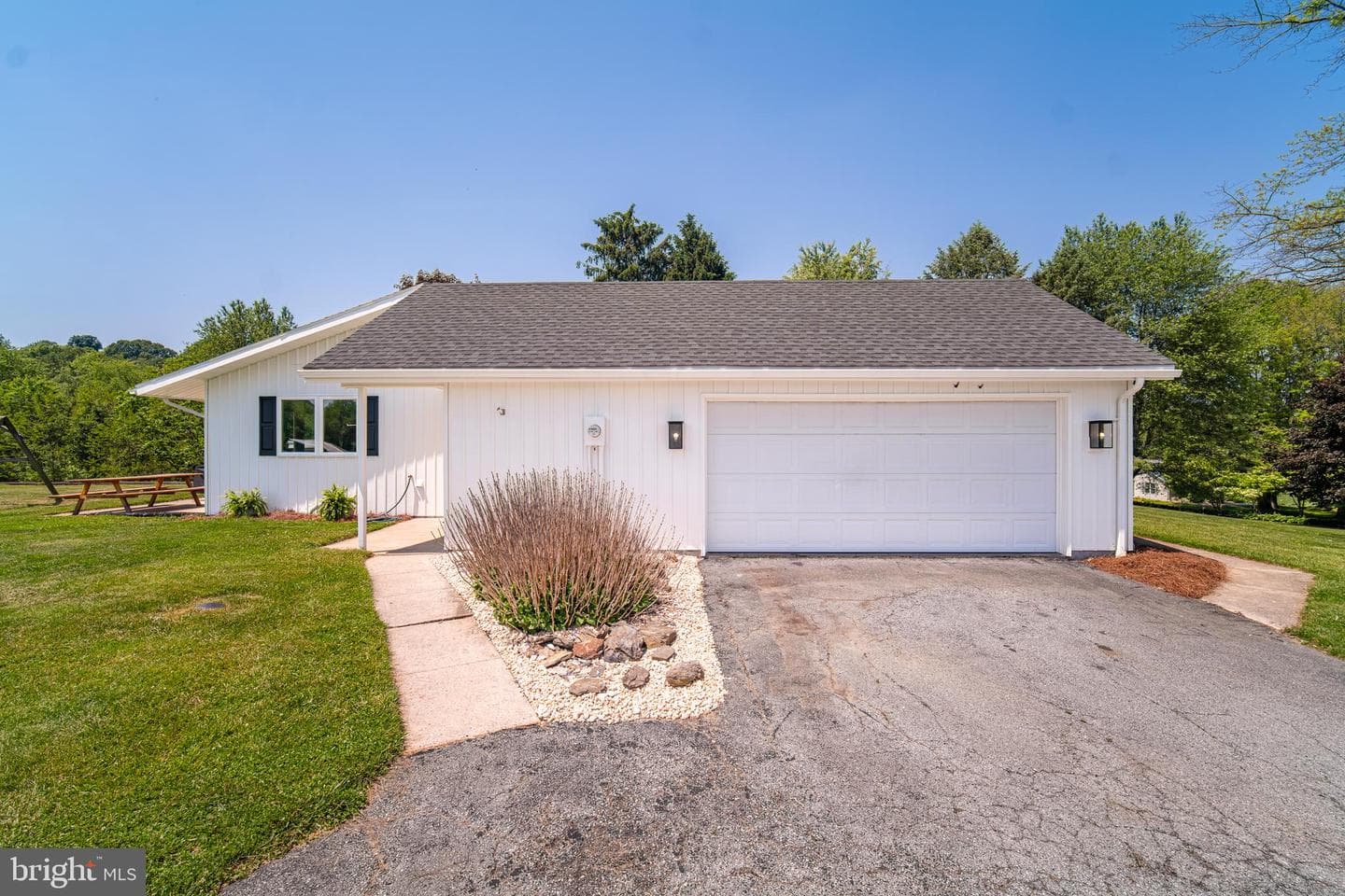 49 Willow Creek Road photo 6