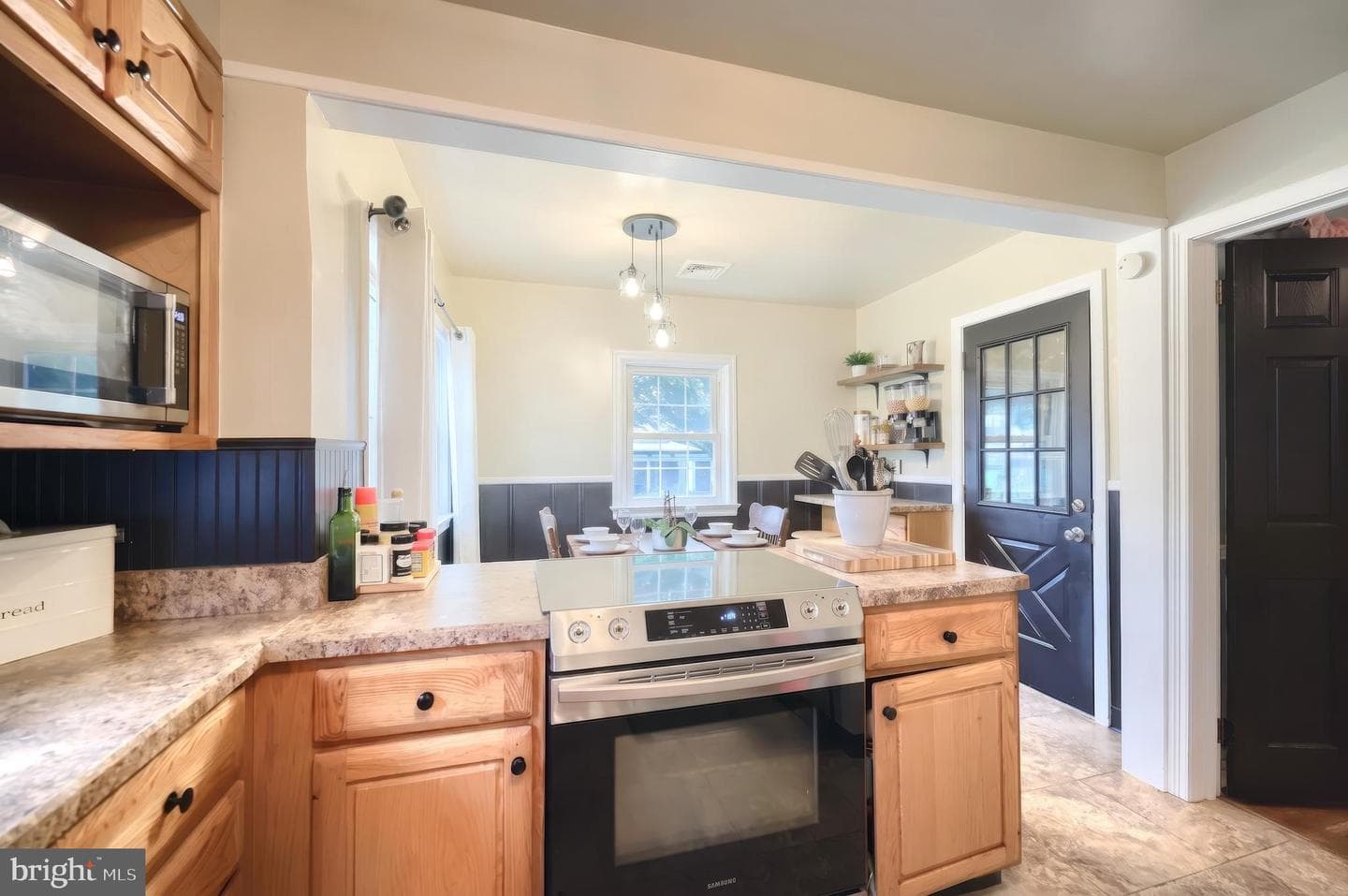 831 Rathton Road photo 13
