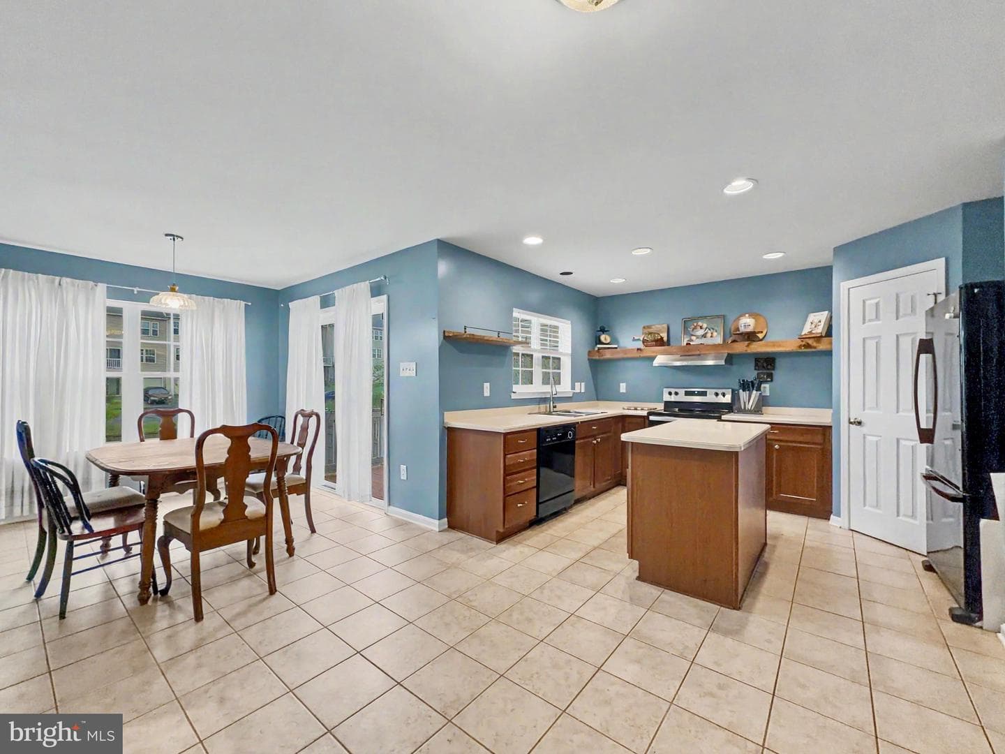 243 Country Ridge Drive photo 9