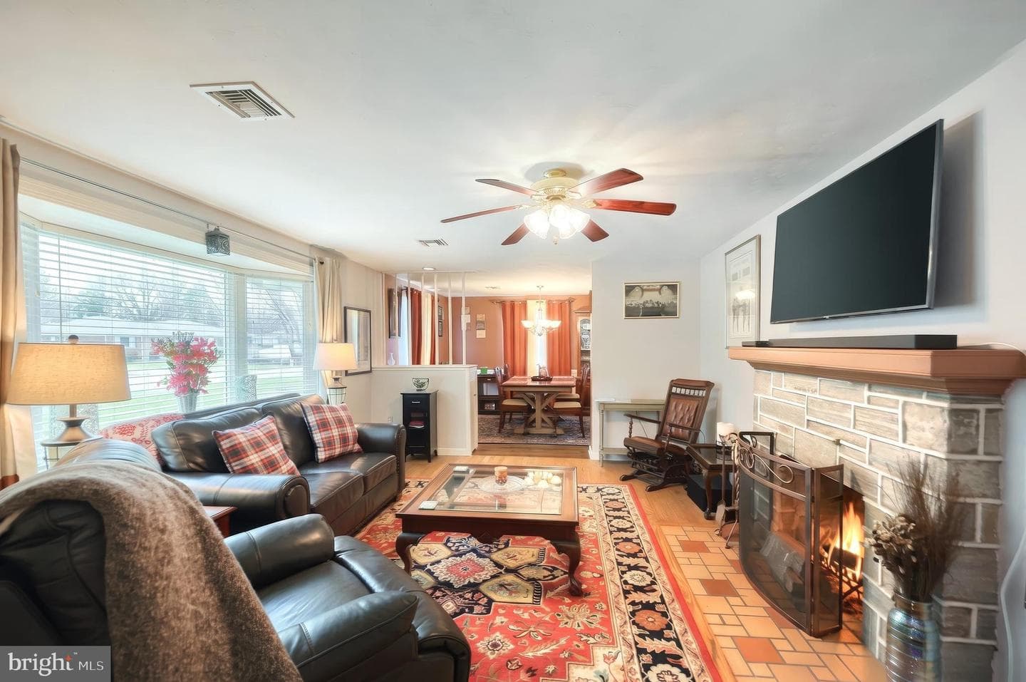 1215 Perry Lane photo 12