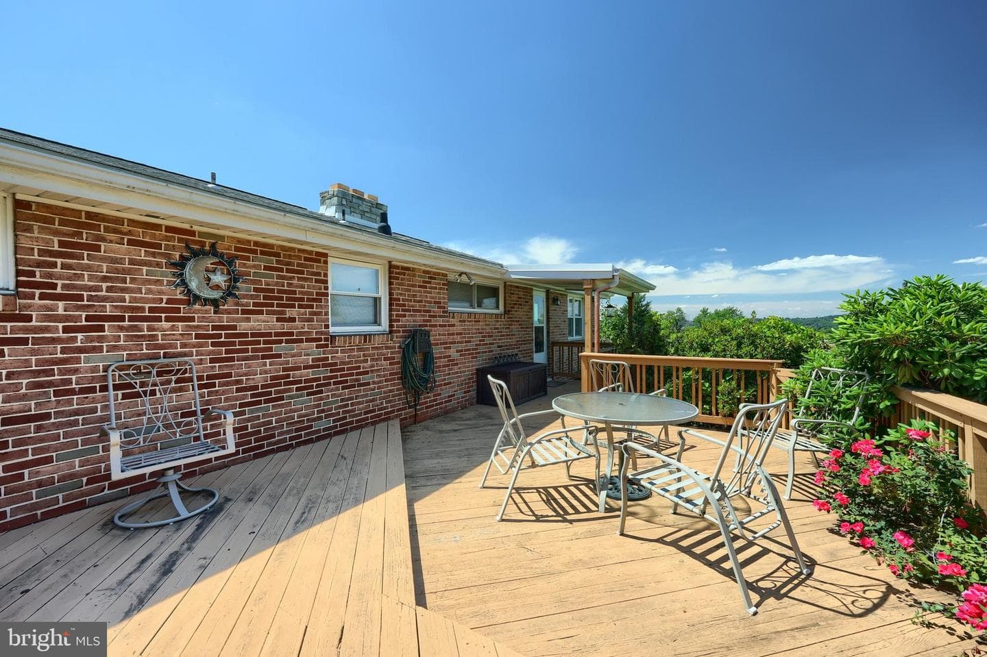 1215 Perry Lane photo 16