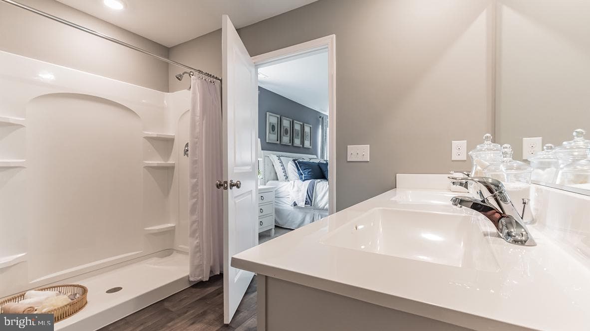 120 Christina Drive photo 28