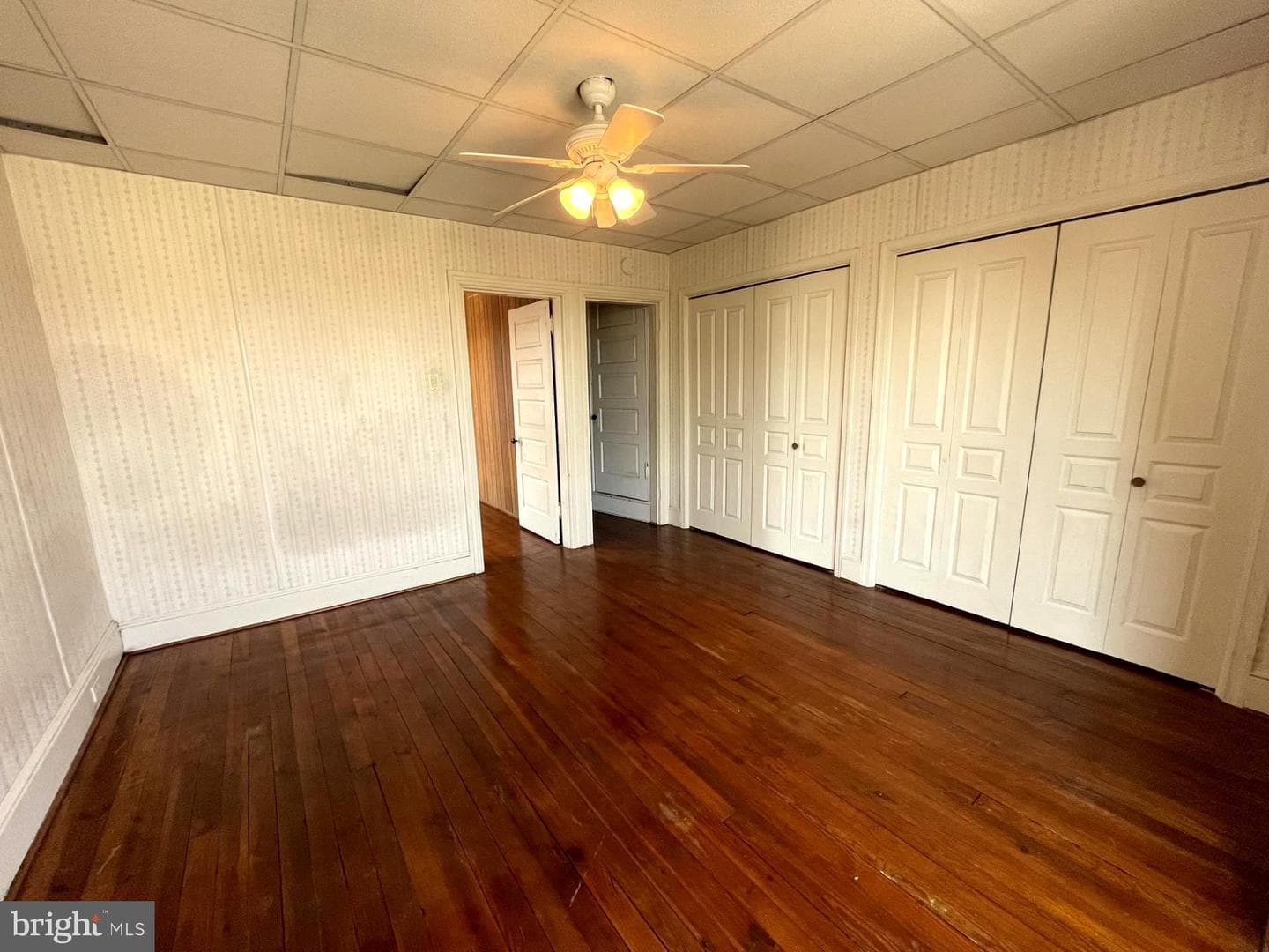 1136 E South Street photo 9