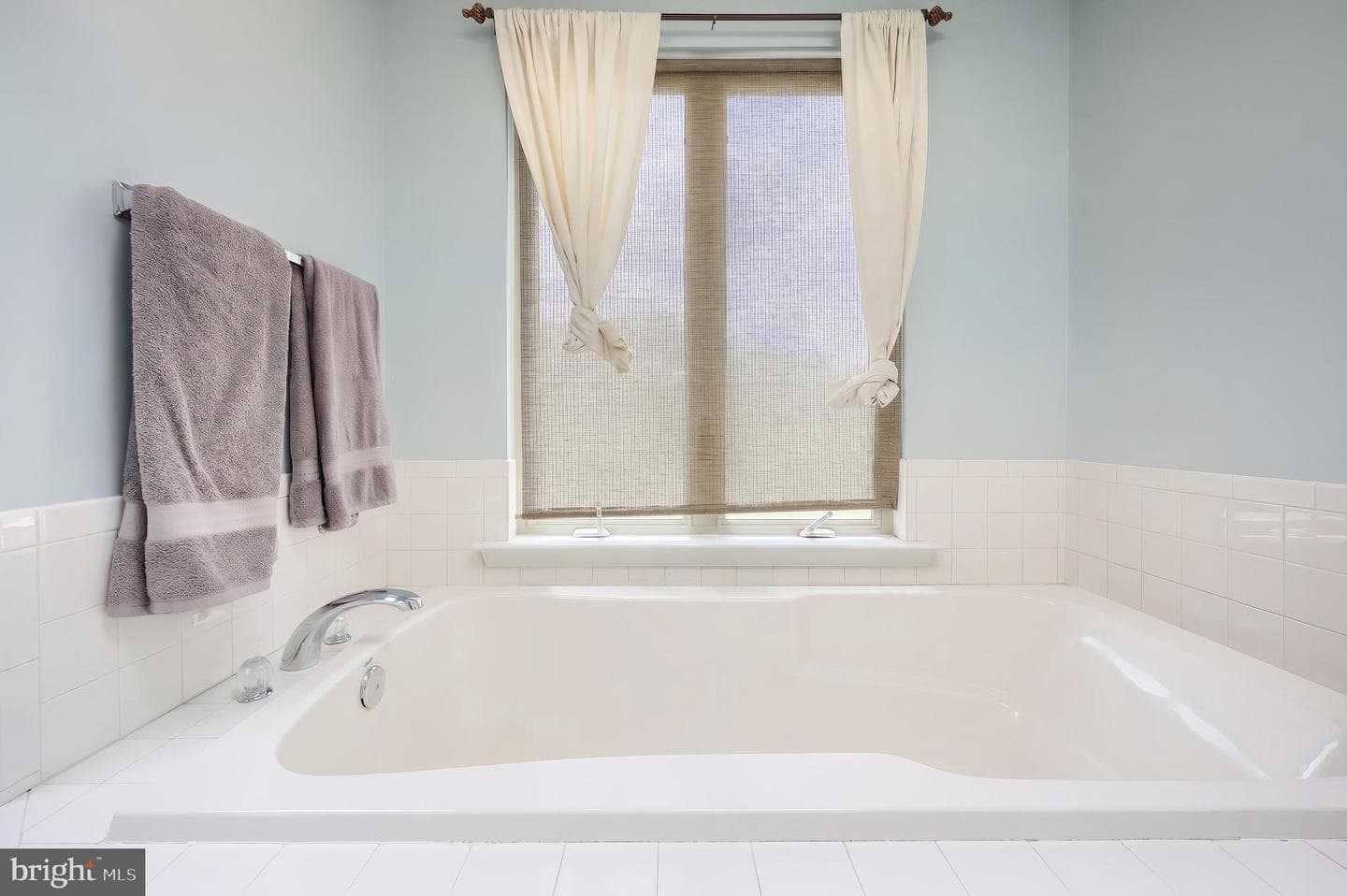 95 Colonial Drive photo 13