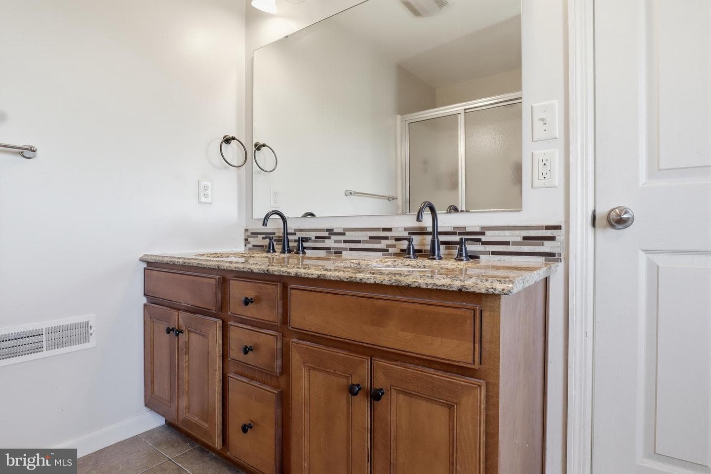560 Nantucket Drive photo 23