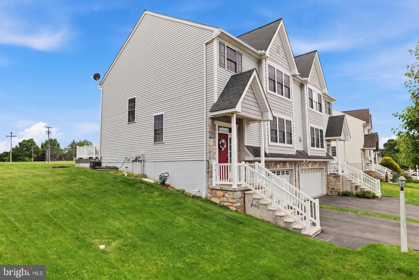 560 Nantucket Drive photo 4