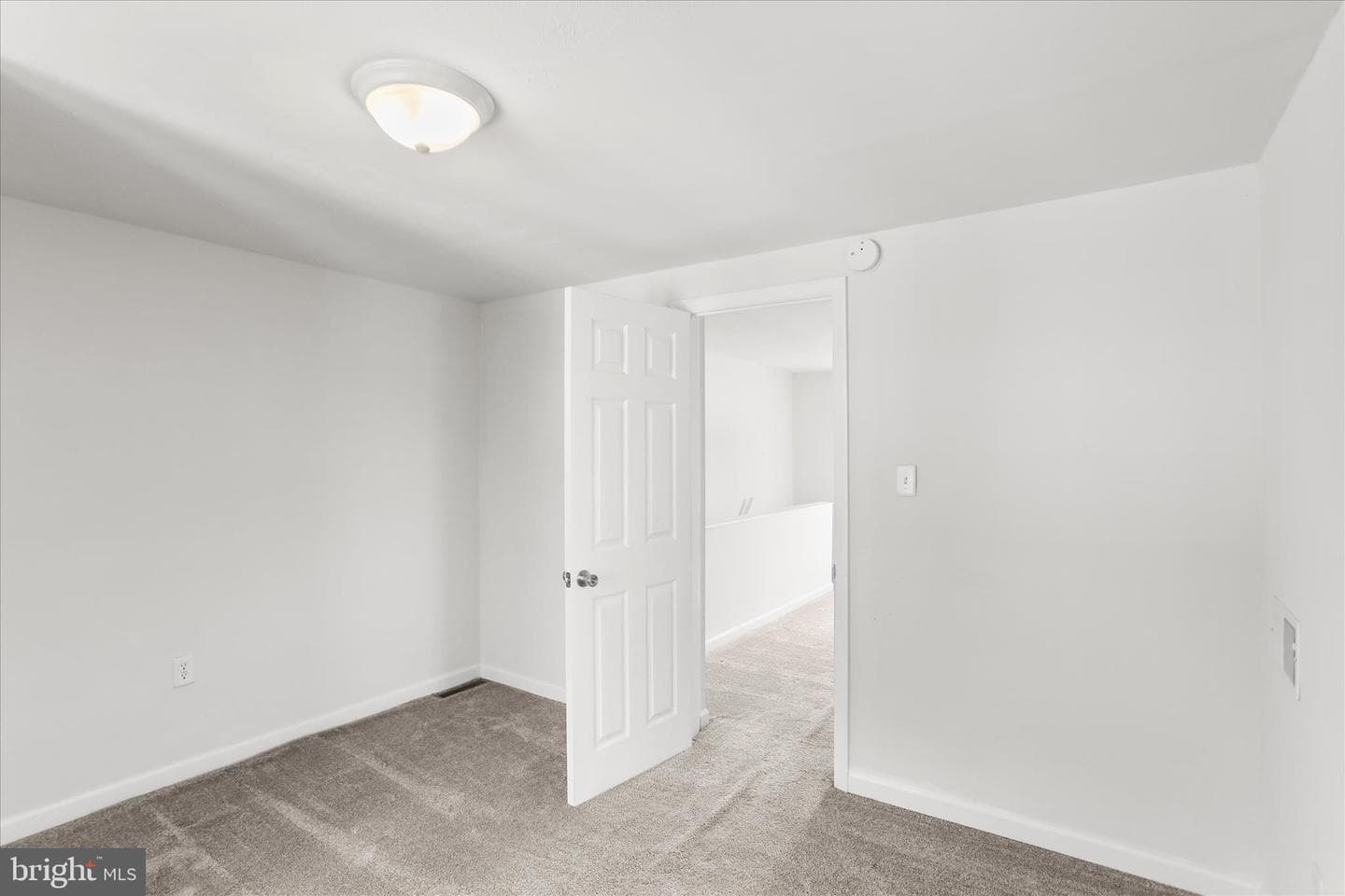 619 Ridge Avenue photo 29