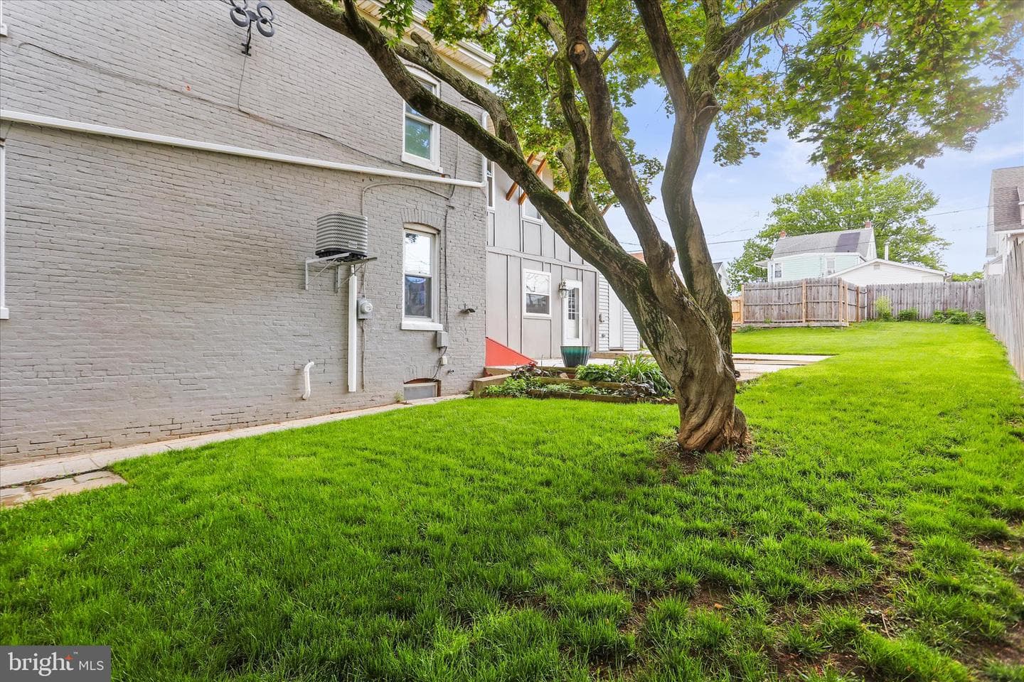 619 Ridge Avenue photo 34