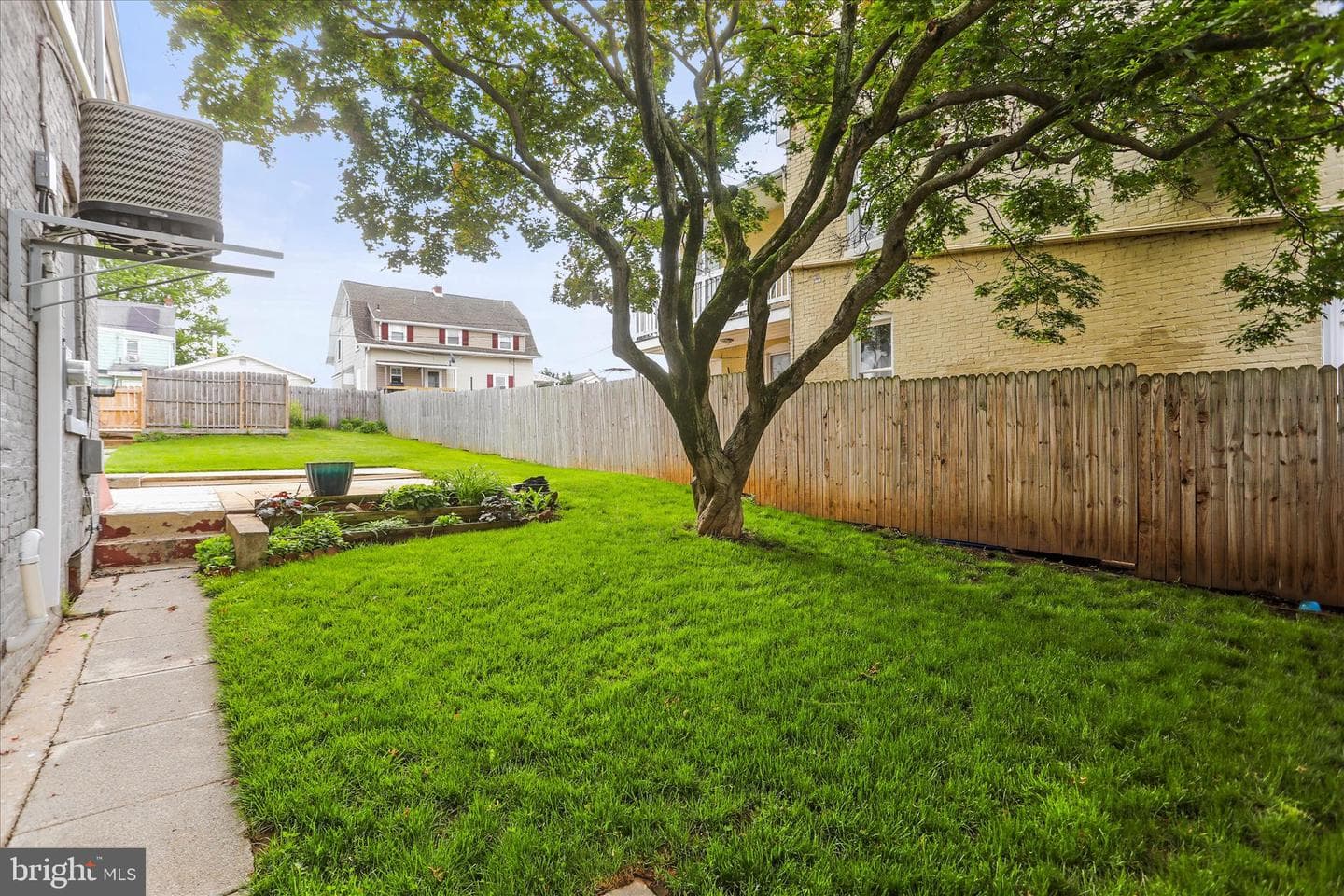 619 Ridge Avenue photo 35