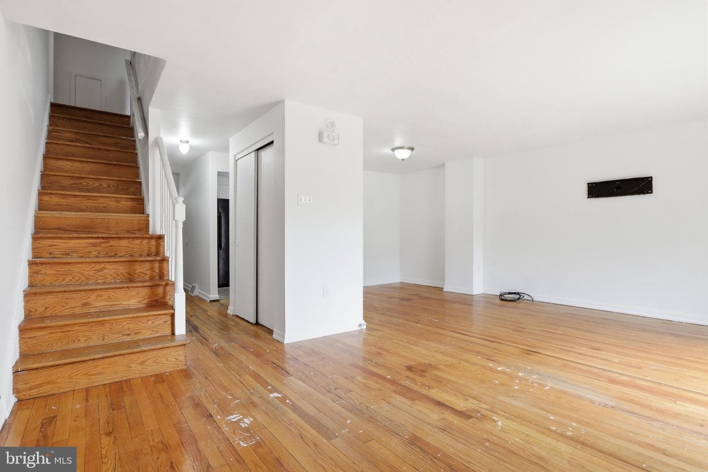 863 E Kings Court photo 5