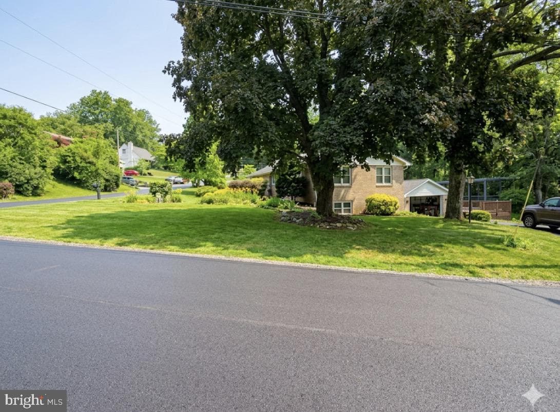 1589 Hollywood Parkway photo 5