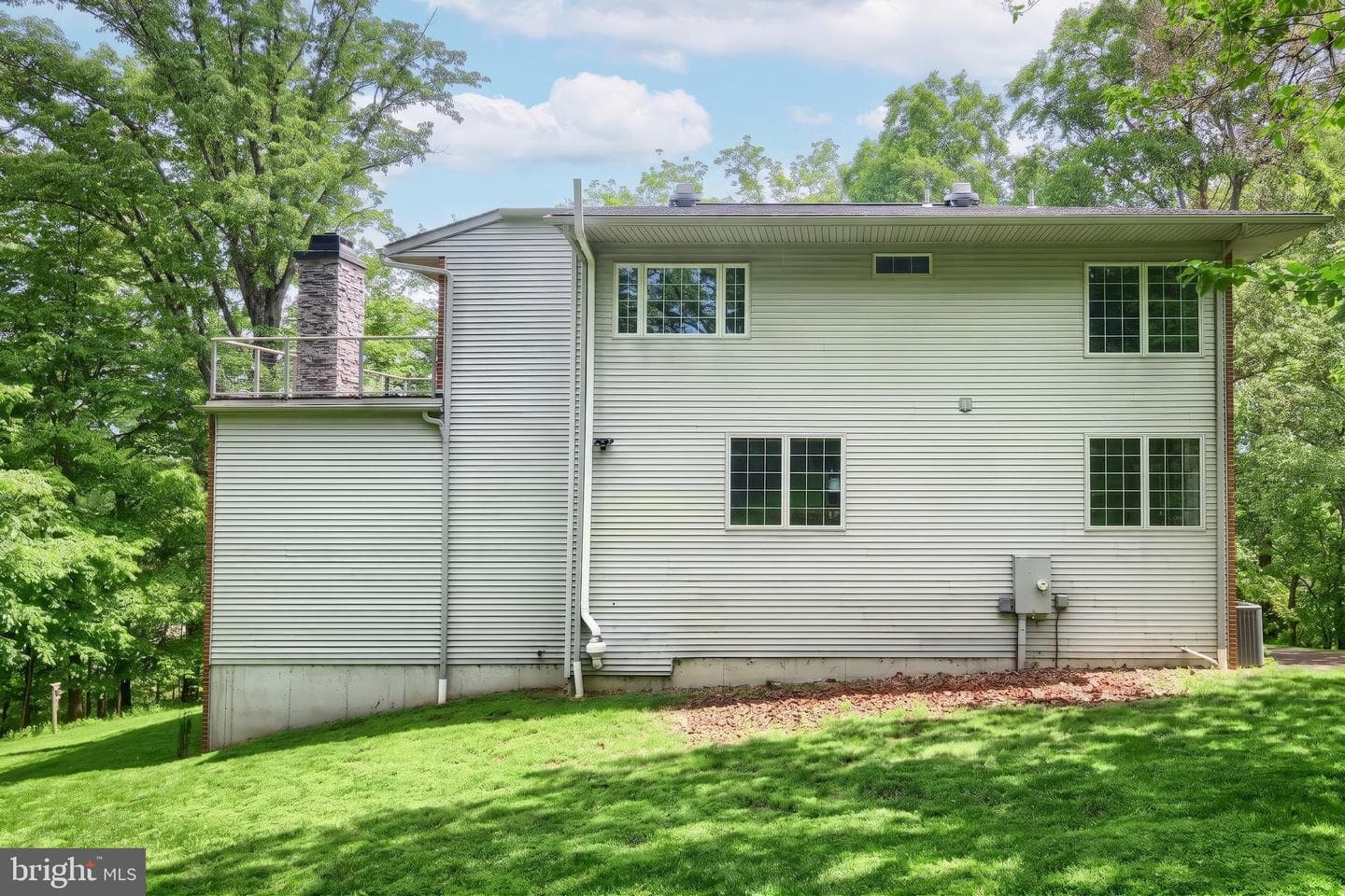 335 Laurel Drive photo 11