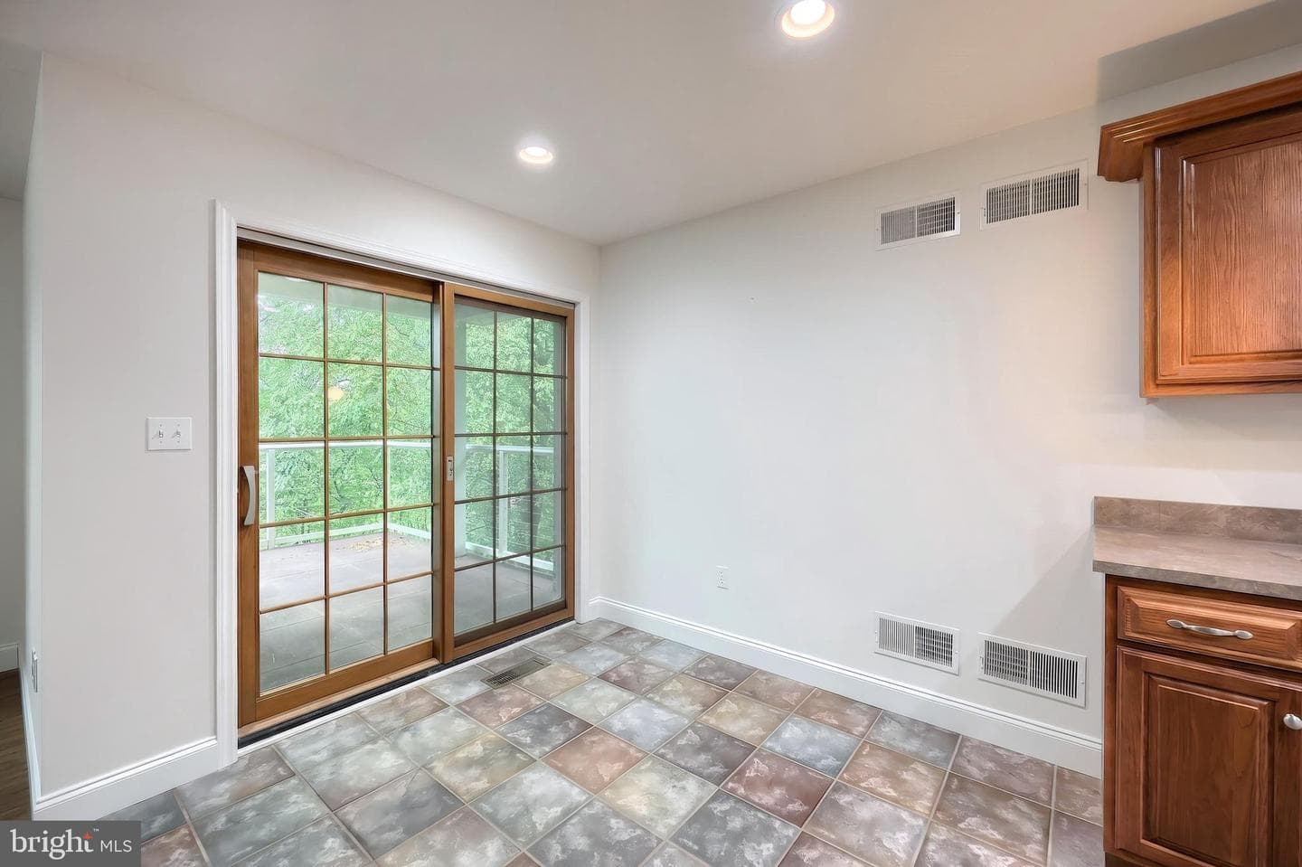 335 Laurel Drive photo 20