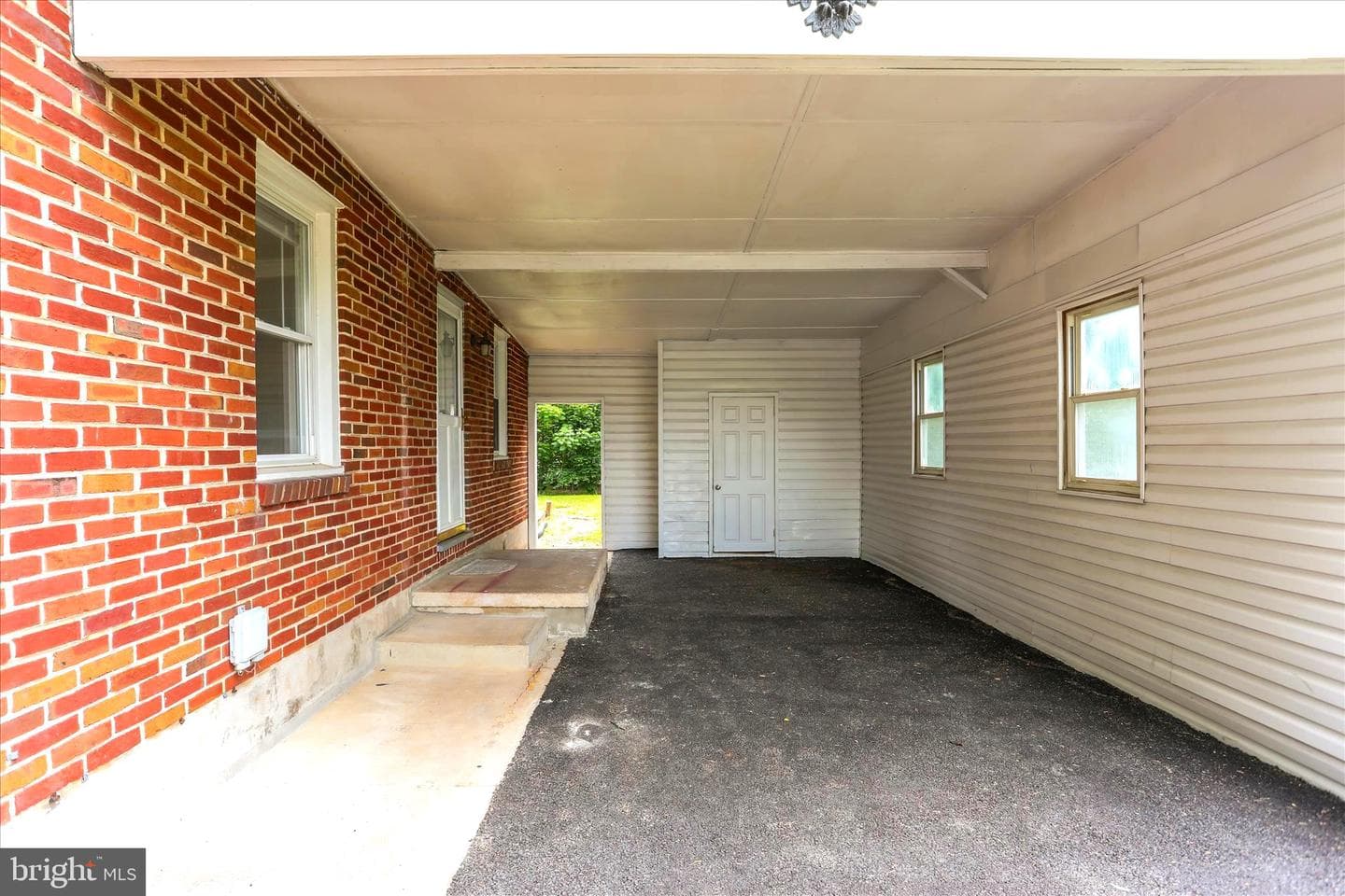 2515 N George Street photo 20