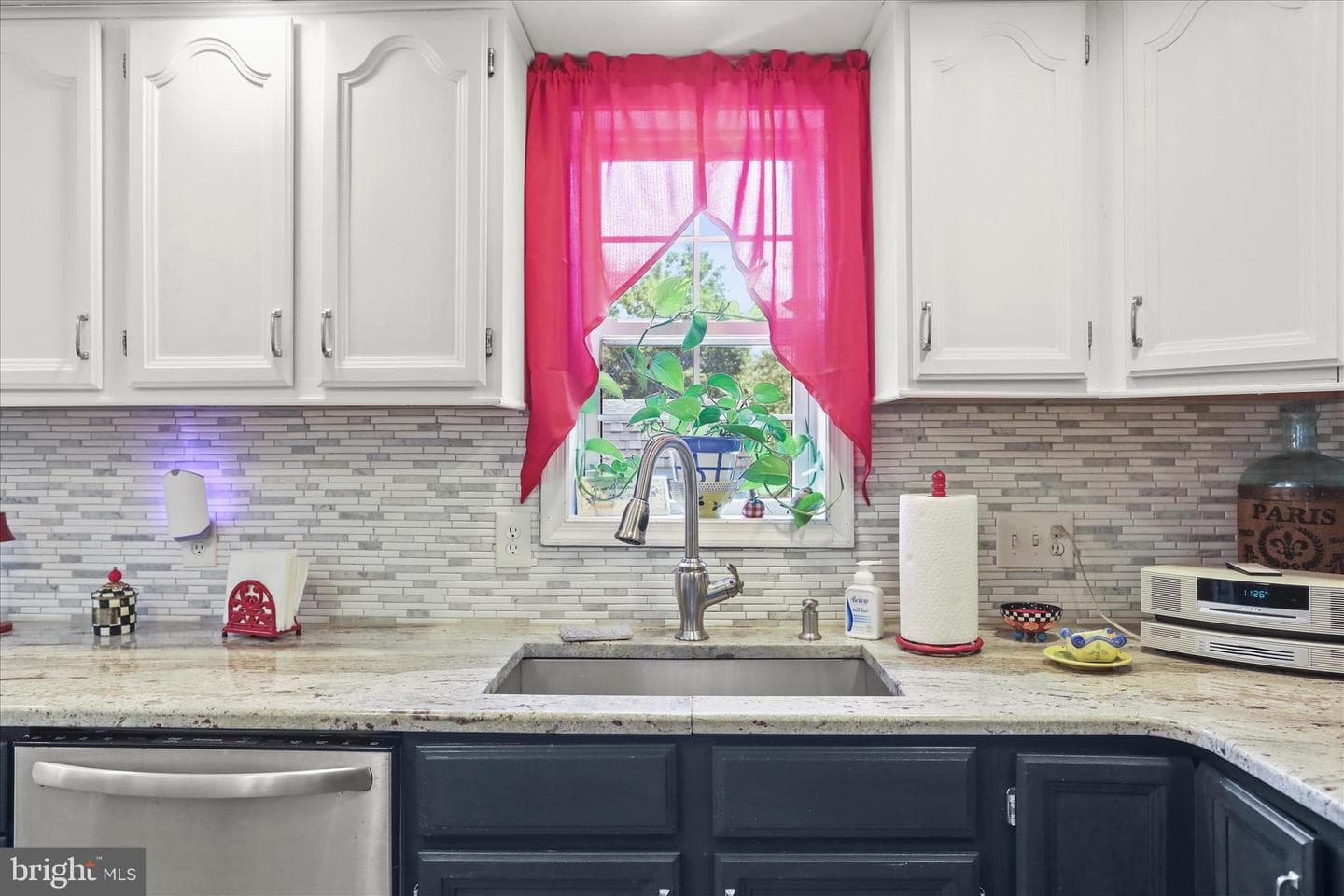 17 Ecker Avenue photo 20
