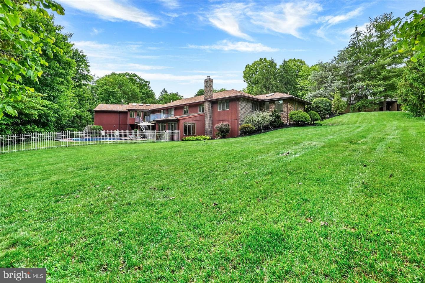 167 N Strathcona Drive photo 48