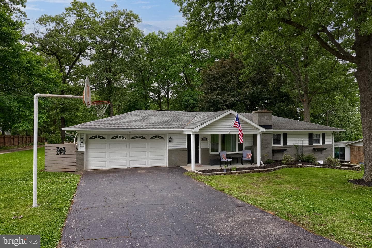786 Summit Drive photo 2