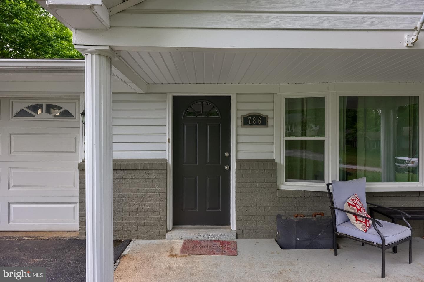 786 Summit Drive photo 3