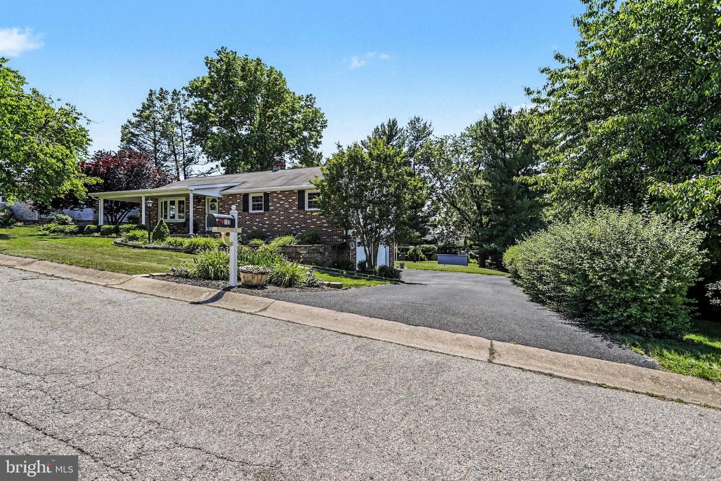 150 Maylyn Avenue photo 4