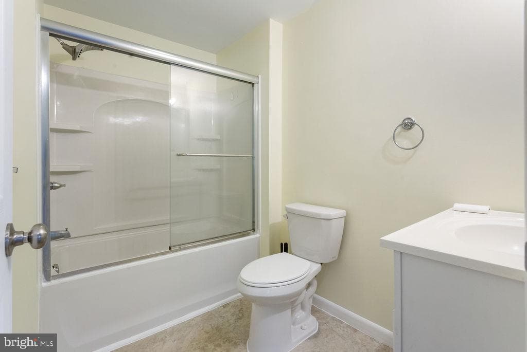 311 E Lancaster Street photo 15
