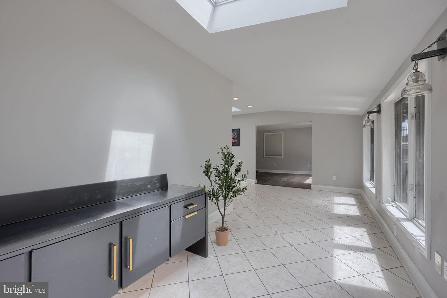 488 Hillcrest Road photo 15