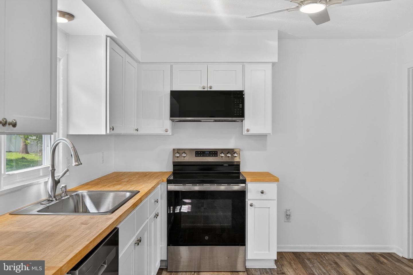 20 Pine Drive photo 10