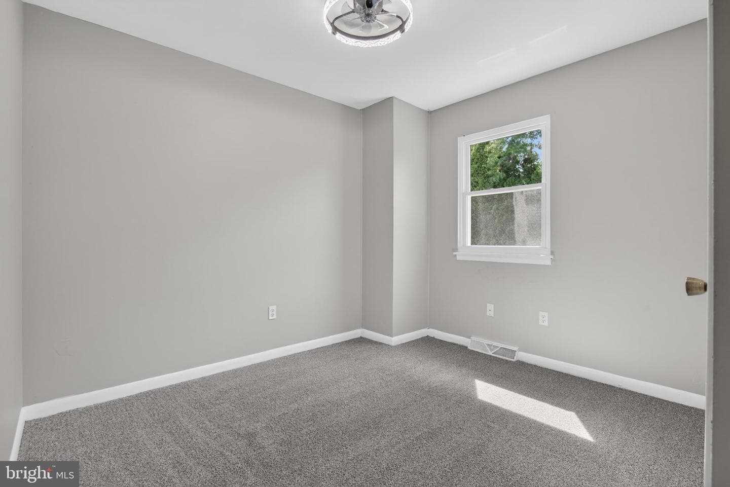 20 Pine Drive photo 23