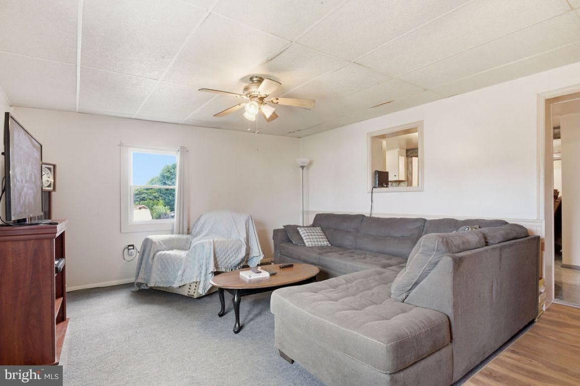 116 Howard Avenue photo 4