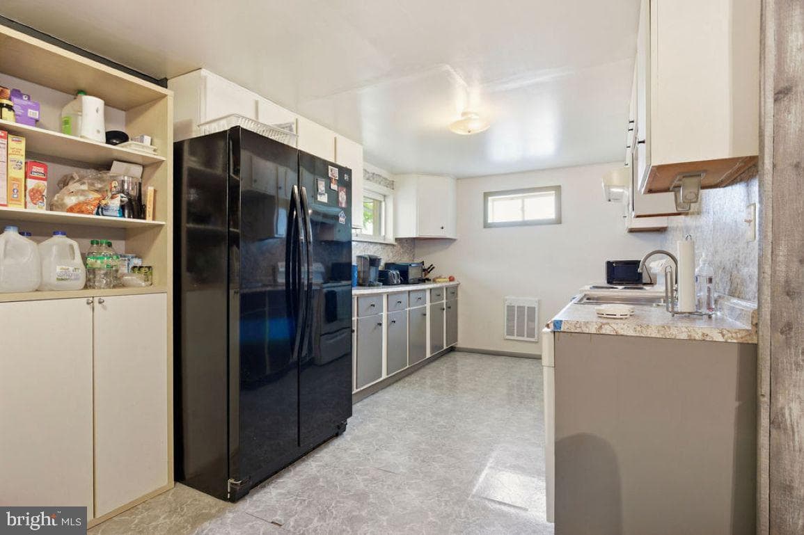 116 Howard Avenue photo 6