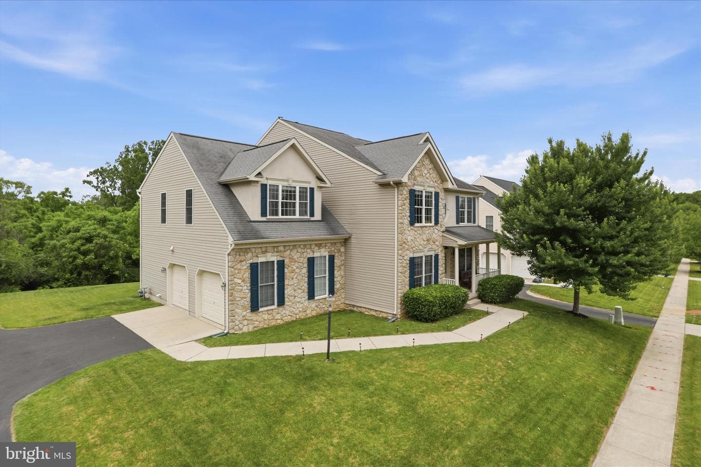 1042 Silver Maple Circle photo 4
