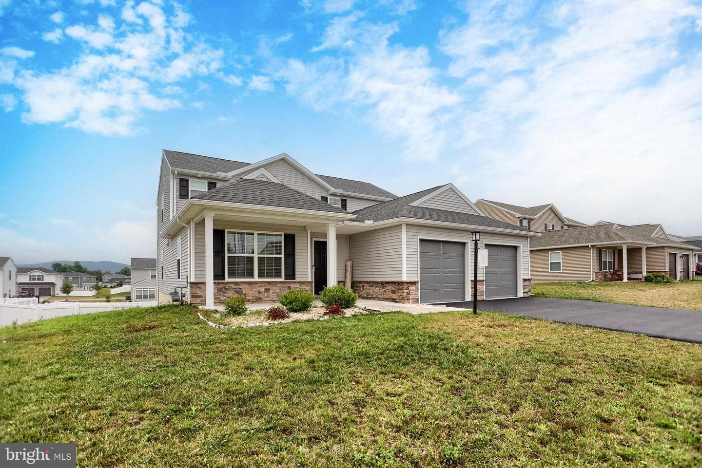 121 Eagle Road photo 3