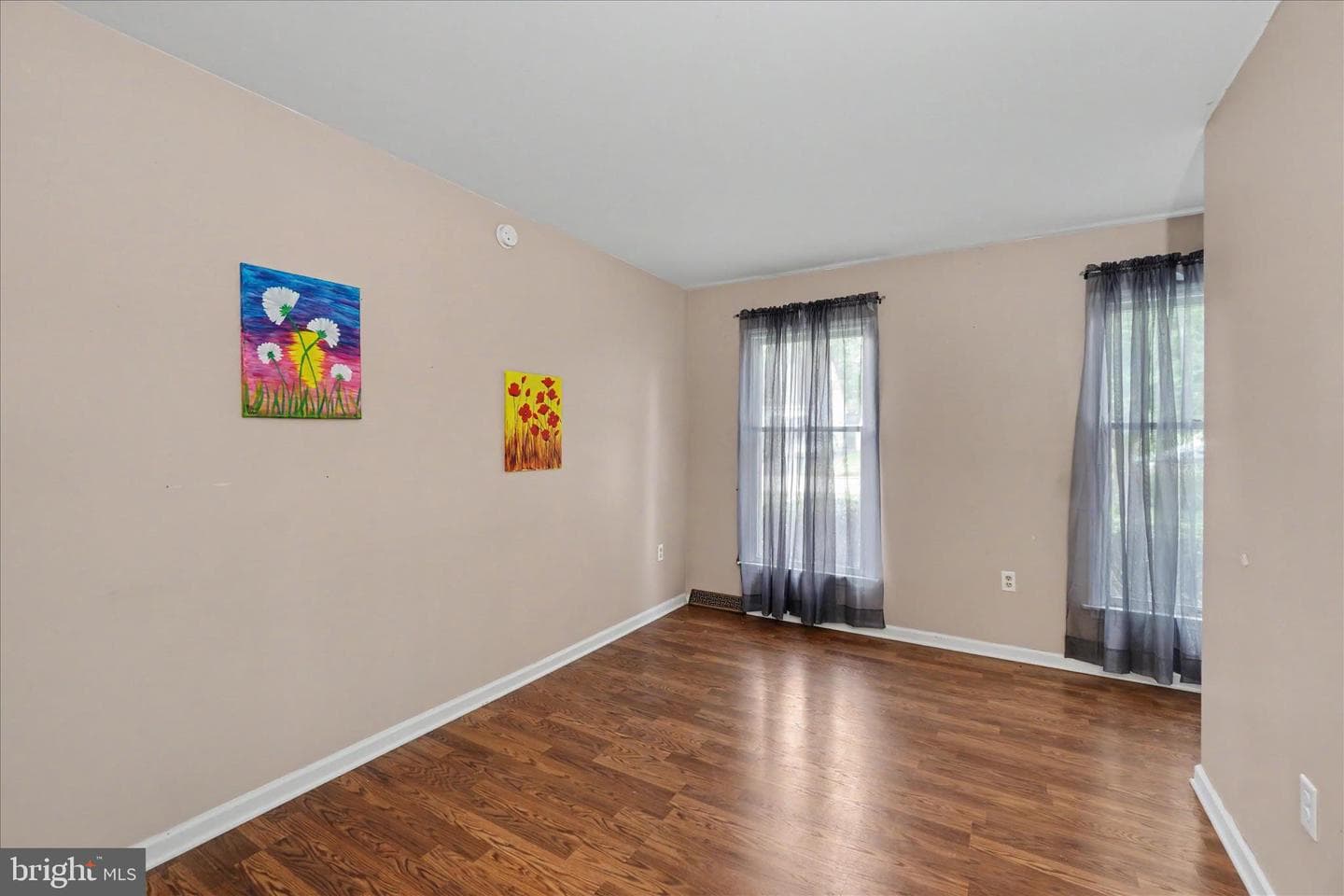 37 Steeple Avenue photo 5