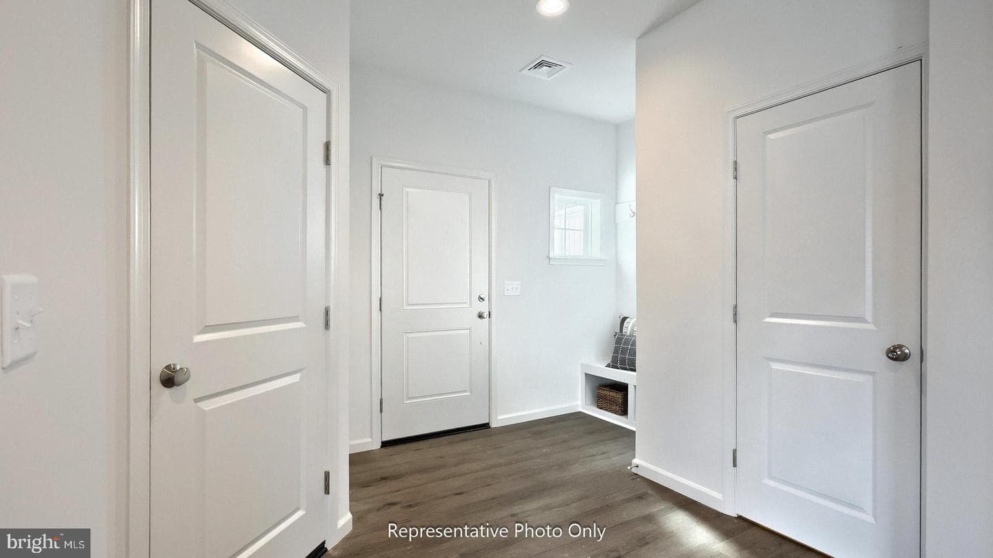 7483 Saint Patrick Court photo 17