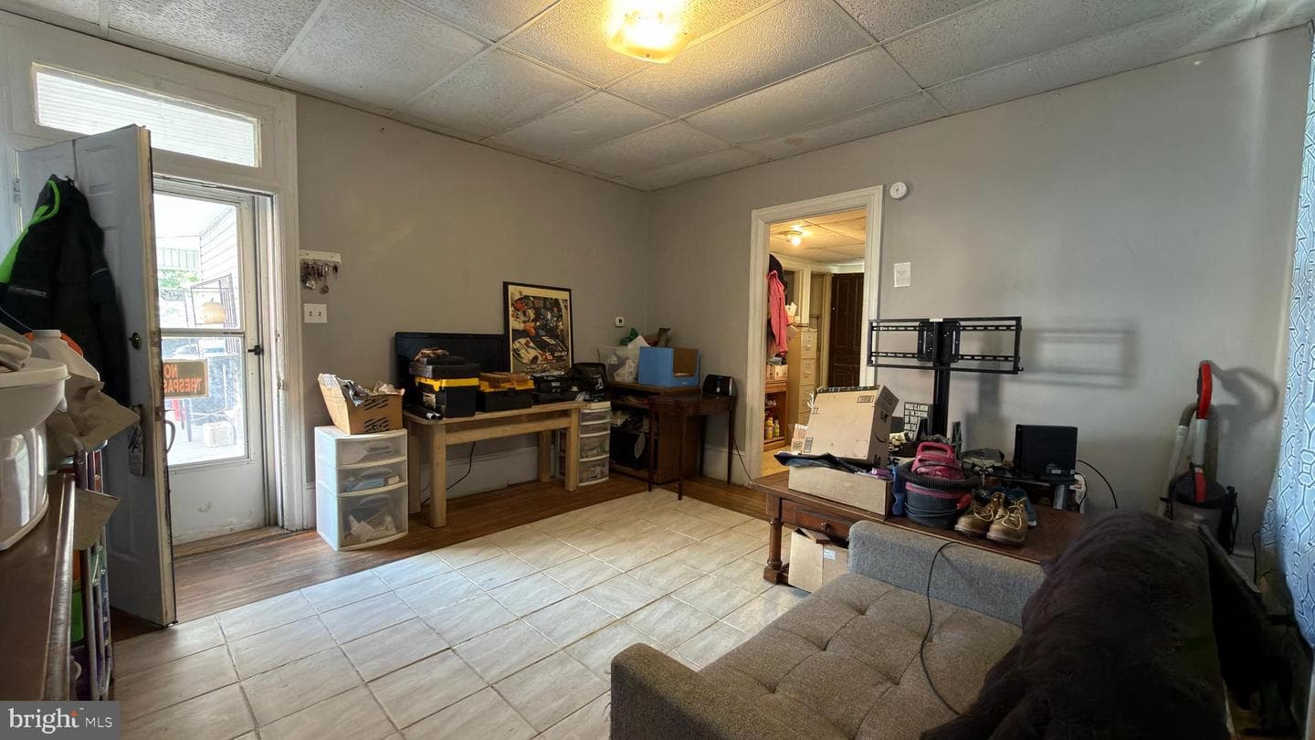 515 W Broadway photo 22