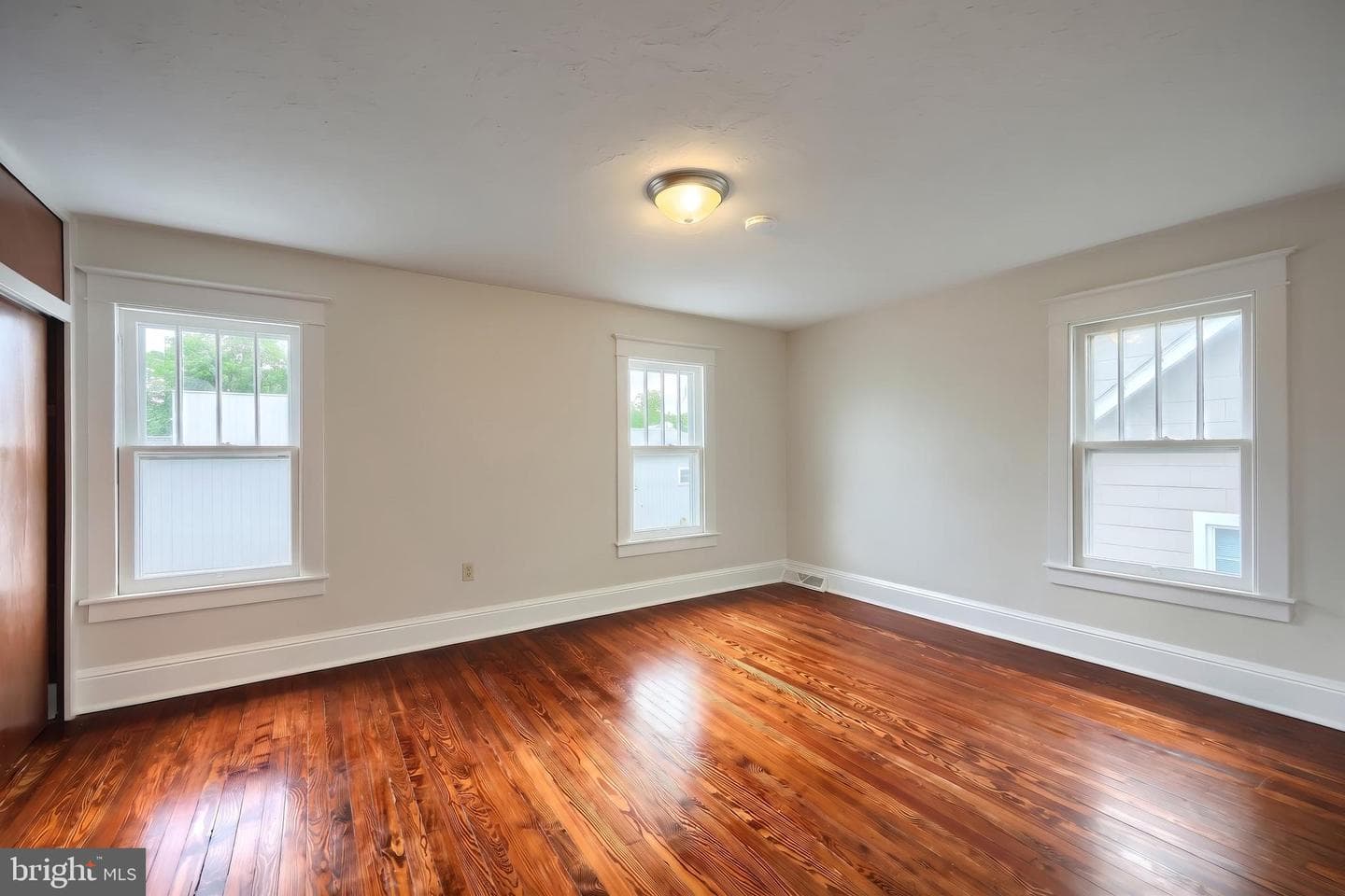 1019 W College Avenue photo 27