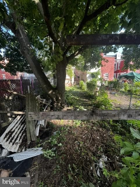 439 E Walnut Street photo 5